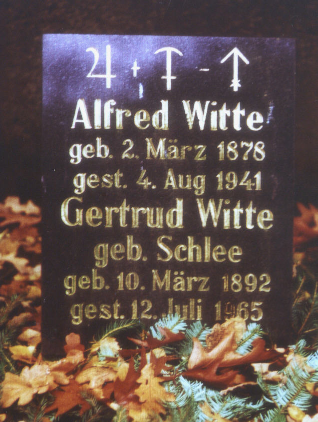 Witte,Alfred_Grabstein,Ju+Kr-Ze,Farbe.jpg